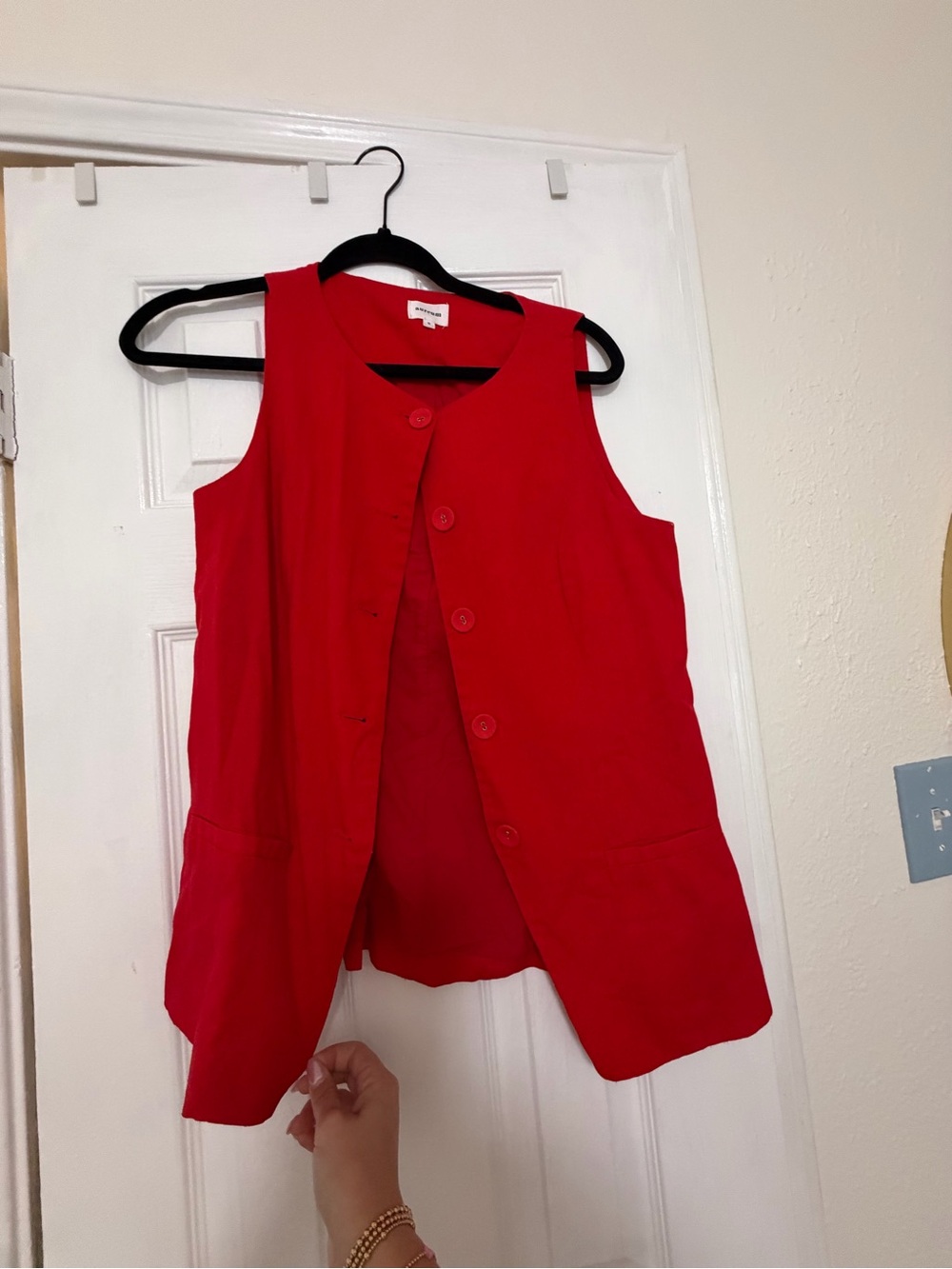 AUREUM Bright Red Sleeveless Button Vest